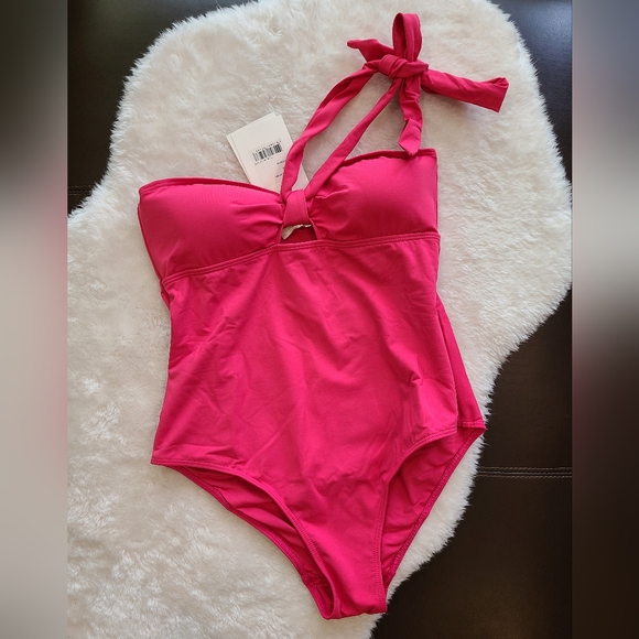 Sezane Swimsuit - Picture 3 of 8